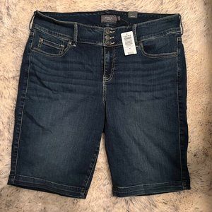 Torrid Bermuda Jegging Super Soft High-Rise Short